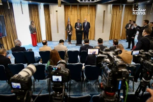 Phái đoàn Hội đồng Bảo an Liên hợp quốc họp báo tại Damascus, ngày 4/12/2025. (Ảnh: Hãng thông tấn SANA)