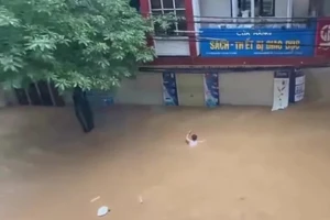 Video công an Cao Bằng giải cứu người dân trong lũ dữ