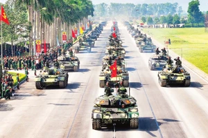 Khối xe pháo quân sự của lực lượng Quân đội nhân dân Việt Nam tại buổi tổng hợp luyện cho diễu binh, diễu hành Kỷ niệm 80 năm Cách mạng Tháng Tám thành công và Quốc khánh 2/9. (Ảnh: THẾ ĐẠI)