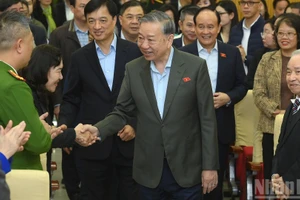 Tổng Bí thư Tô Lâm tiếp xúc cử tri thành phố Hà Nội sau Kỳ họp thứ 10, Quốc hội khóa XV. (Ảnh: ĐĂNG KHOA)