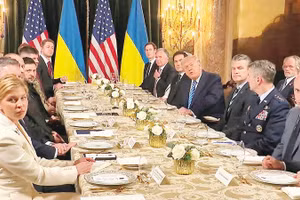 Các nhà lãnh đạo Mỹ và Ukraine gặp mặt tại Florida, Mỹ. (Ảnh: TÂN HOA XÃ)