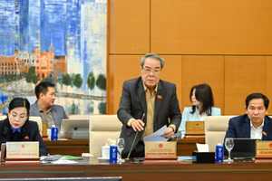 Nghiên cứu, xem xét sớm điều chỉnh chính sách tiền lương, chế độ đãi ngộ