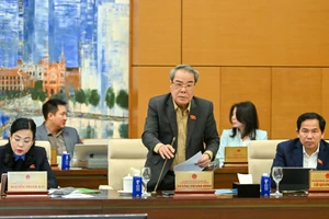 Nghiên cứu, xem xét sớm điều chỉnh chính sách tiền lương, chế độ đãi ngộ