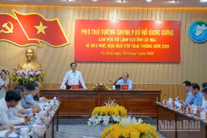Quang cảnh buổi làm việc vào chiều 14/7 của Đoàn công tác của Chính phủ tại Cà Mau.