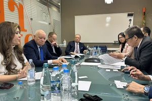 Đại sứ Việt Nam tại Liên bang Nga Đặng Minh Khôi gặp, làm việc với Tập đoàn truyền thông Rossyia Segodnya.