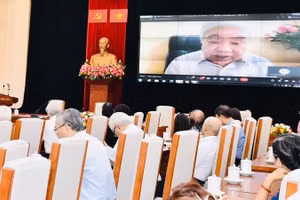 Giáo sư, Viện sĩ, Nhà giáo Nhân dân Phạm Minh Hạc tham dự trực tuyến Hội thảo khoa học “Giáo sư, Viện sĩ, Nhà giáo Nhân dân Phạm Minh Hạc với sự phát triển khoa học giáo dục Việt Nam” tổ chức năm 2024. (ẢNH: MOET) 