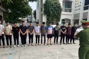 Nhóm đối tượng tại cơ quan điều tra. (Ảnh: Công an cung cấp)