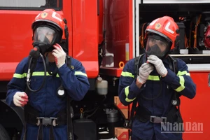 Đà Nẵng khai mạc khóa huấn luyện nghiệp vụ chữa cháy và cứu nạn cứu hộ định kỳ năm 2026. (Ảnh: ANH ĐÀO) 