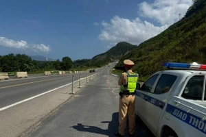 Lực lượng cảnh sát giao thông Công an thành phố Đà Nẵng trực tại các tuyến giao thông trọng điểm. 