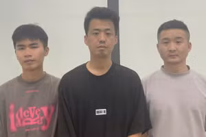 Nhóm đối tượng tại cơ quan điều tra. (Ảnh: Công an cung cấp)