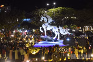 Ngành du lịch Đà Nẵng giữ vững đà tăng trưởng. (Ảnh: ANH ĐÀO)