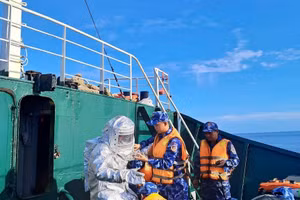 Cán bộ, chiến sĩ các tàu Hải đoàn 21 tổ chức huấn luyện các nội dung để tham gia hội thi-hội thao. (Ảnh: VĂN THƯỜNG) 