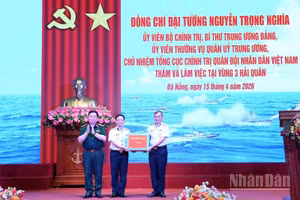 Đại tướng Nguyễn Trọng Nghĩa thăm, làm việc với Bộ tư lệnh Vùng 3 Hải quân.