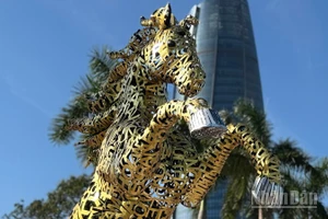 Linh vật ngựa độc đáo ghép tên 94 xã phường Đà Nẵng đón Tết 2026.