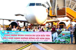 Quảng Trị đón đoàn khách du lịch đầu tiên đến bằng đường hàng không năm 2026.