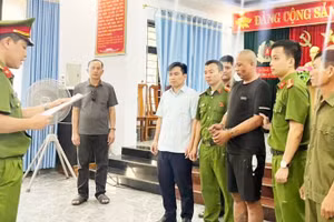 Công an tỉnh Quảng Trị thực hiện lệnh bắt khẩn cấp đối tượng Nguyễn Viết Hoàng.