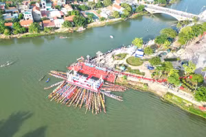 Các làng quê bên sông của xã Lệ Thủy sau sắp xếp cơ bản vẫn giữ nguyên vì mật độ quy mô dân số và diện tích đều bảo đảm quy định (Trong ảnh: Lễ hội đua thuyền truyền thống trên sông Kiến Giang)