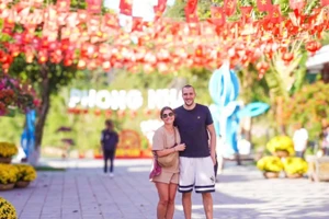 Khách du lịch nước ngoài tham quan động Phong Nha trong dịp Tết 2026.