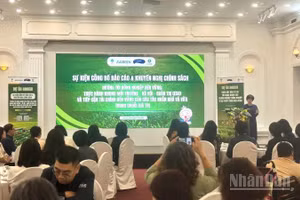 Đông đảo đại biểu đến từ đại diện các cơ quan quản lý nhà nước, ngân hàng thương mại, tổ chức tài chính, doanh nghiệp nông nghiệp, hợp tác xã, hiệp hội ngành hàng, viện nghiên cứu, tổ chức phát triển, chuyên gia trong lĩnh vực nông nghiệp bền vững và tài chính xanh cùng các cơ quan báo chí, truyền thông đã tham dự sự kiện. (Ảnh: HNV)