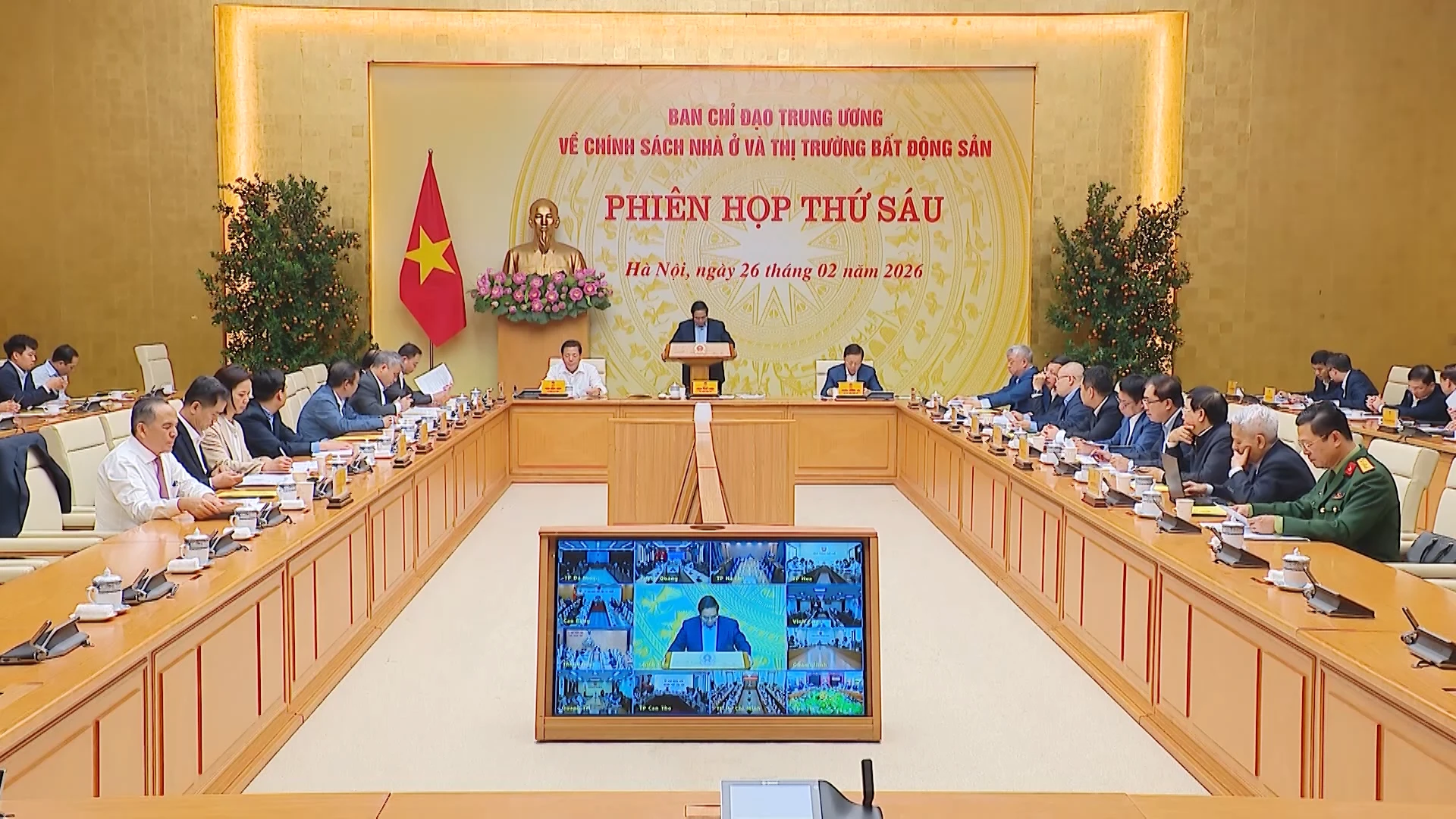 Thủ tướng Phạm Minh Chính chỉ đạo xây dựng chính sách nhà ở cho người thu nhập trung bình