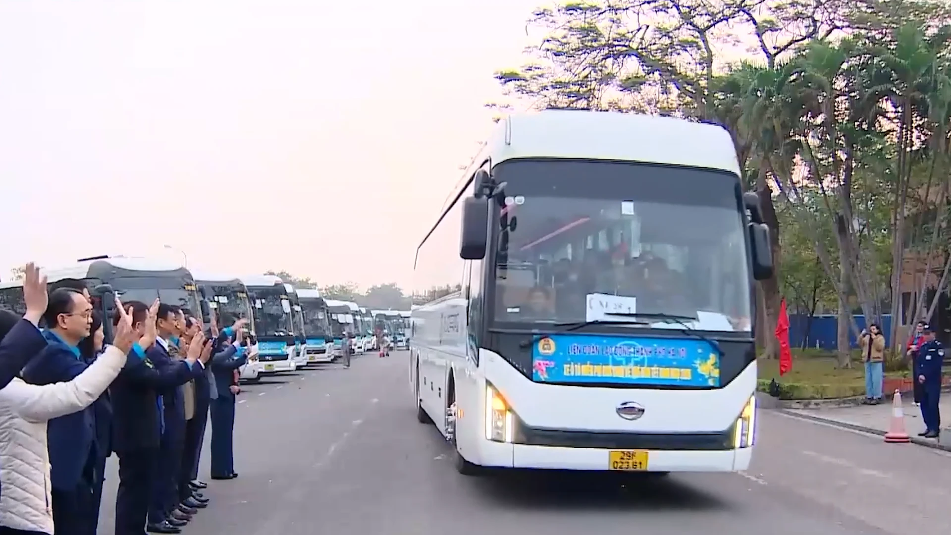 Hà Nội tổ chức đưa 1.200 công nhân về quê đón Tết Nguyên đán 2025