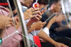 [Video] Ban Bí thư yêu cầu xác thực danh tính bắt buộc với người dùng mạng xã hội