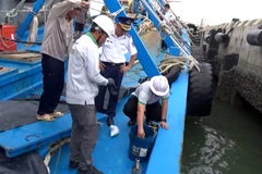 [Video] Cảnh sát biển điều tra tàu chở 100.000 lít dầu DO không rõ nguồn gốc