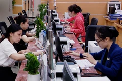 [Video] Ngân hàng ngừng sử dụng hộ chiếu khi giao dịch đối với công dân Việt Nam