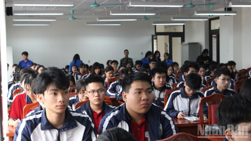 Kỳ bầu cử sắp tới nhận được nhiều sự quan tâm và mong đợi của các bạn trẻ.