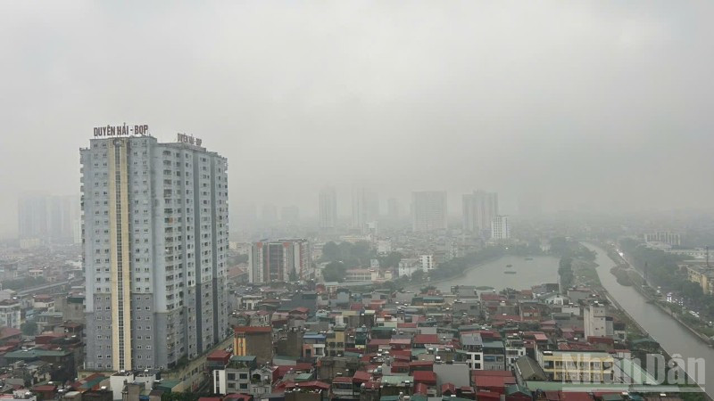 Sáng 14/10, Thủ đô Hà Nội có mưa nhỏ trên diện rộng.