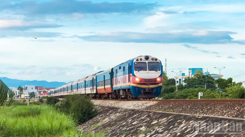 Công ty cổ phần Vận tải đường sắt ra thông báo ngừng chạy tàu NA1, NA2 và tàu SE9 xuất phát ngày 25/8 do ảnh hưởng bão số 5. (Ảnh minh họa)