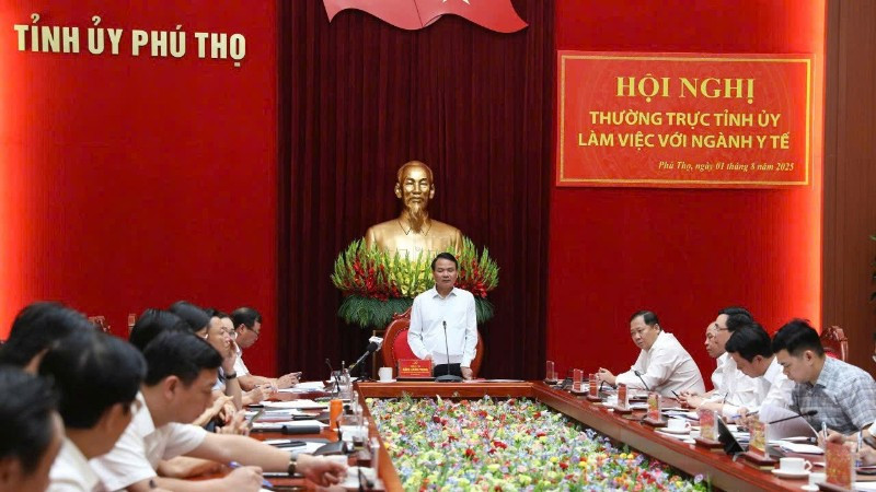 Thường trực Tỉnh ủy Phú Thọ làm việc với ngành y tế.