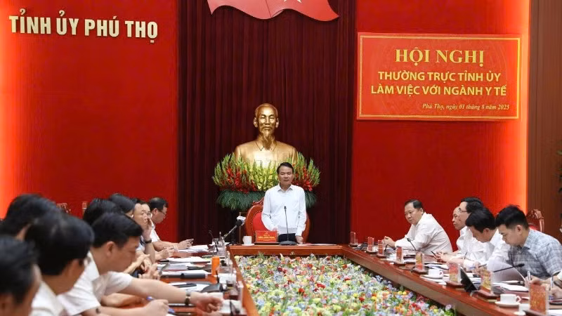 Thường trực Tỉnh ủy Phú Thọ làm việc với ngành y tế.