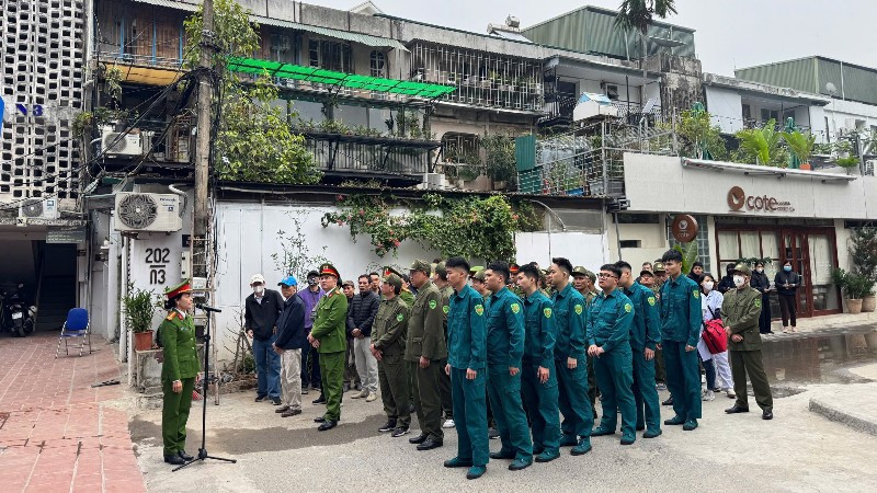 Các lực lượng bốn tại chỗ tham gia diễn tập. (Ảnh: Hà Nhung)