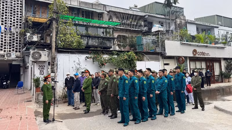 Các lực lượng bốn tại chỗ tham gia diễn tập. (Ảnh: Hà Nhung)