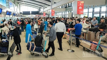 Hành khách tấp nập tại nhà ga các cảng hàng không Việt Nam trong 6 tháng đầu năm 2025.