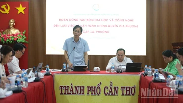 Ông Hồ Hồng Hải, Phó Vụ trưởng Vụ Pháp chế, trưởng đoàn công tác Bộ Khoa học và Công nghệ phát biểu tại buổi làm việc tại thành phố Cần Thơ.