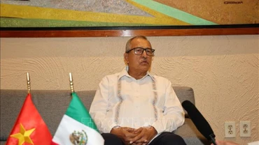 Hạ nghị sĩ Pedro Vázquez, Chủ nhiệm Ủy ban Đối ngoại Hạ viện Mexico, trả lời phỏng vấn phóng viên Thông tấn xã Việt Nam tại Mexico. (Ảnh: Phi Hùng/TTXVNHạ nghị sĩ Pedro Vázquez, Chủ nhiệm Ủy ban Đối ngoại Hạ viện Mexico, trả lời phỏng vấn phóng viên Thông tấn xã Việt Nam tại Mexico. (Ảnh: Phi Hùng/TTXVN)
