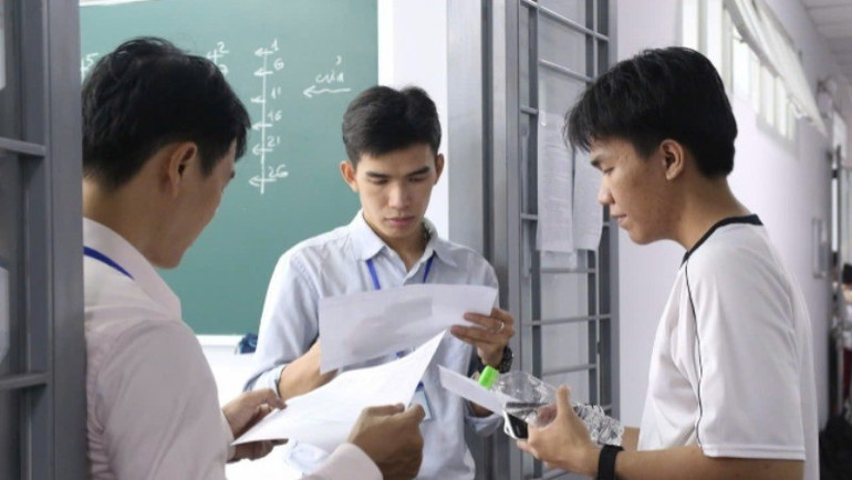 Thí sinh tham gia kỳ thi đánh giá năng lực đợt 2. z6659632494048-188baebac0f190ca1014752171b5f289-9854-5765.jpg