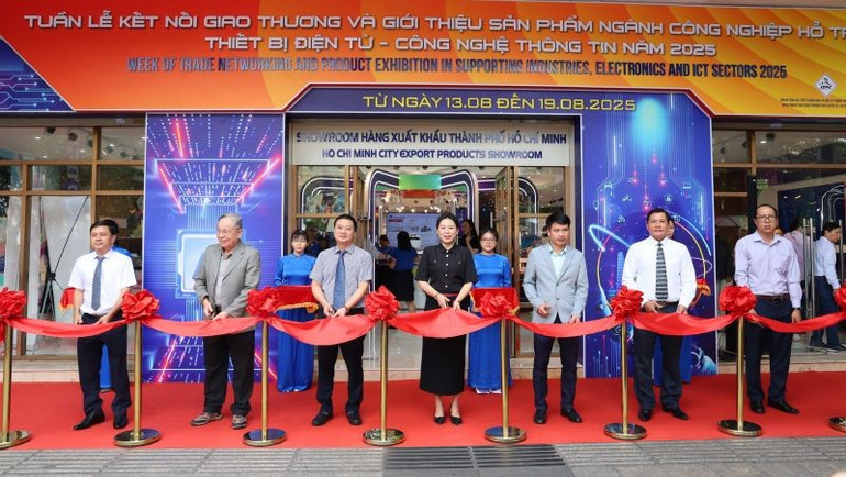 Nghi thức khai mạc Tuần lễ kết nối giao thương và giới thiệu sản phẩm ngành công nghiệp hỗ trợ, thiết bị điện tử-công nghệ thông tin. cn-1.jpg