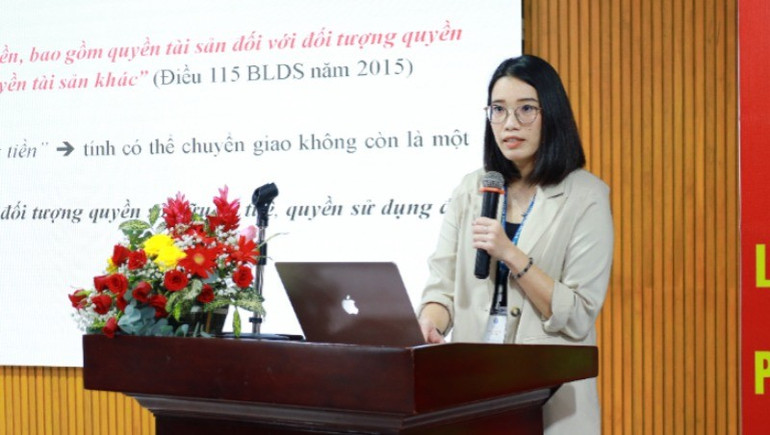 Chuyên gia phát biểu tại hội thảo. dansau-1-529.jpg