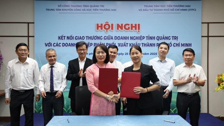 Ký kết giao thương giữa các doanh nghiệp tỉnh Quảng Trị và các nhà phân phối xuất khẩu tại Thành phố Hồ Chí Minh. qt-1-4831.jpg