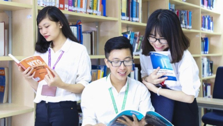 Sinh viên Trường đại học Luật Thành phố Hồ Chí Minh trong giờ học tập. 22-4428.jpg
