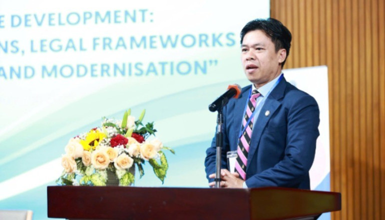 Giáo sư, Tiến sĩ Đỗ Văn Đại, Phó Hiệu trưởng Trường đại học Luật Thành phố Hồ Chí Minh phát biểu tại hội thảo. 222-7562.jpg