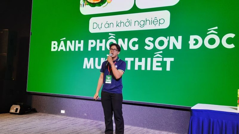 Thí sinh trình bày phần thi tại Vòng Bán kết Cuộc thi Khởi nghiệp xanh năm 2025. xanh-2.jpg