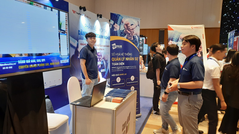 Giới thiệu các giải pháp chuyển đổi số cho doanh nghiệp hoạt động trong lĩnh vực logistics. logistics-xanh-2.jpg