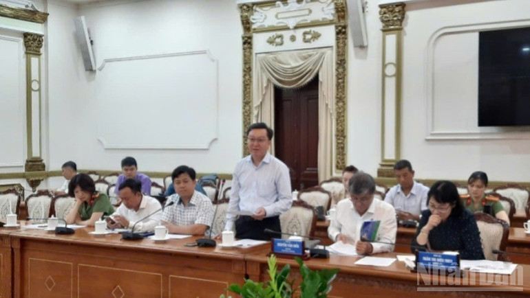 Phó Giám đốc Sở Giáo dục và Đào tạo Thành phố Hồ Chí Minh Nguyễn Bảo Quốc phát biểu tại buổi làm việc. ndo_br_11-449.jpg