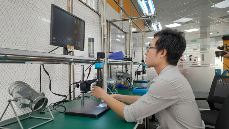 Formação de recursos humanos de alta qualidade no Centro de Eletrônica e Semicondutores (ESC), Parque Tecnológico de Ho Chi Minh. ai-2.jpg