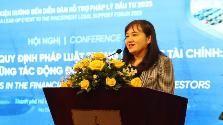 Bà Cao Thị Phi Vân, Phó Giám đốc Trung tâm Xúc tiến thương mại và đầu tư Thành phố Hồ Chí Minh phát biểu tại Hội nghị. ba-cao-thi-phi-van-pho-giam-doc-itpc-3.jpg