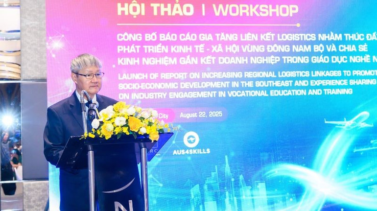 Ông Võ Tân Thành, Phó Chủ tịch Liên đoàn Thương mại và Công nghiệp Việt Nam phát biểu tại hội thảo. vcci-1.jpg